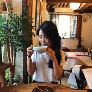 Meet your Posher, Angela